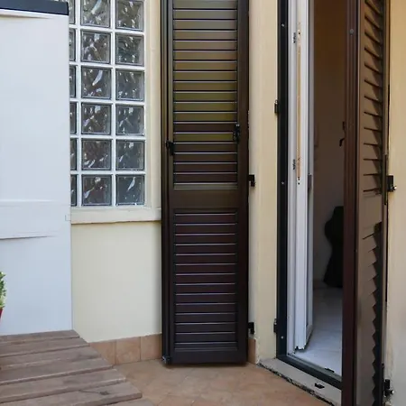 Welcome House *